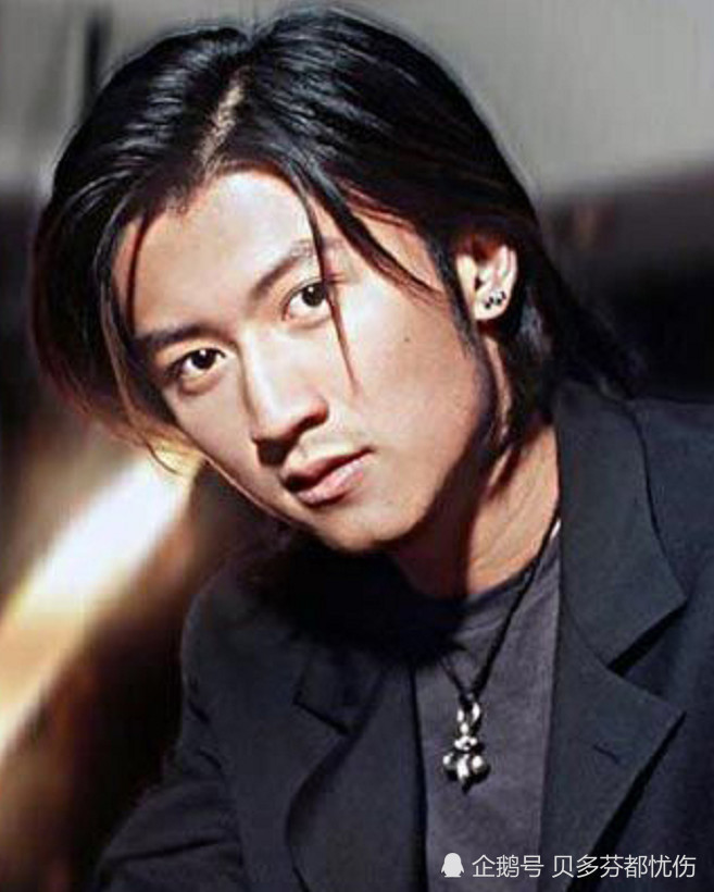 长头发帅气的男明星,谢霆锋郑伊健的长发,都输给了最后一位!