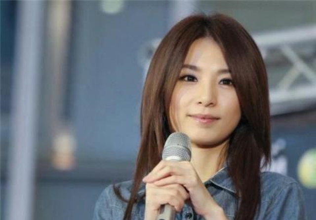 hebe到底多爱selina,田馥甄任家萱现实文 田馥甄,s·h·e,任家萱