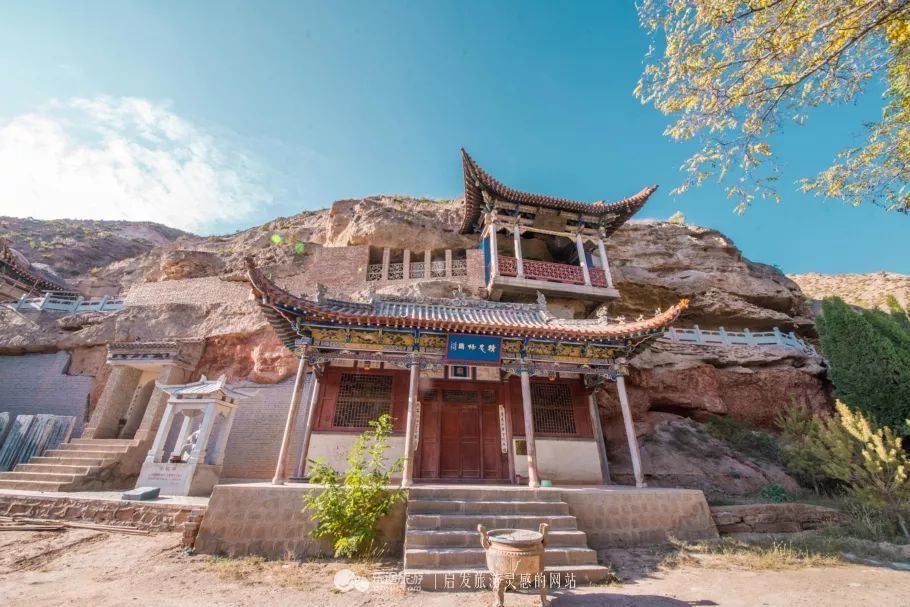 法泉寺又名"红山石崖禅寺",靖远古八景之一,始建于北魏,与陕西法门寺