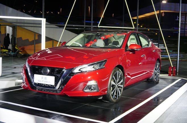 东风日产第七代天籁altima17.98-26.98万元正式上市,普及中型车2.