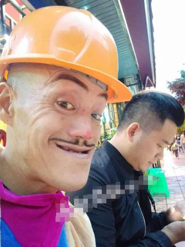 真人版"光头强",赵英俊不算什么,他长的简直一模一样!