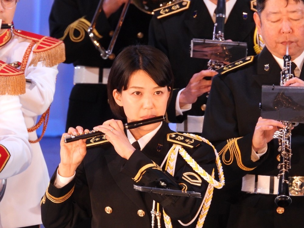 日本海自东京音乐队的美女短笛手