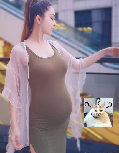 怀孕的女人完美呈现s型身材,网友:挺着大肚子的身材还