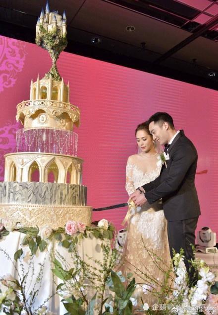 阿娇水下婚纱照_水下婚纱照(2)