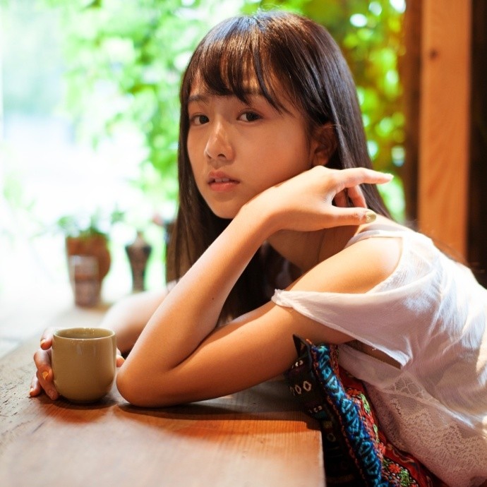 00后清纯素颜美女稚嫩青涩天然萝莉萌妹