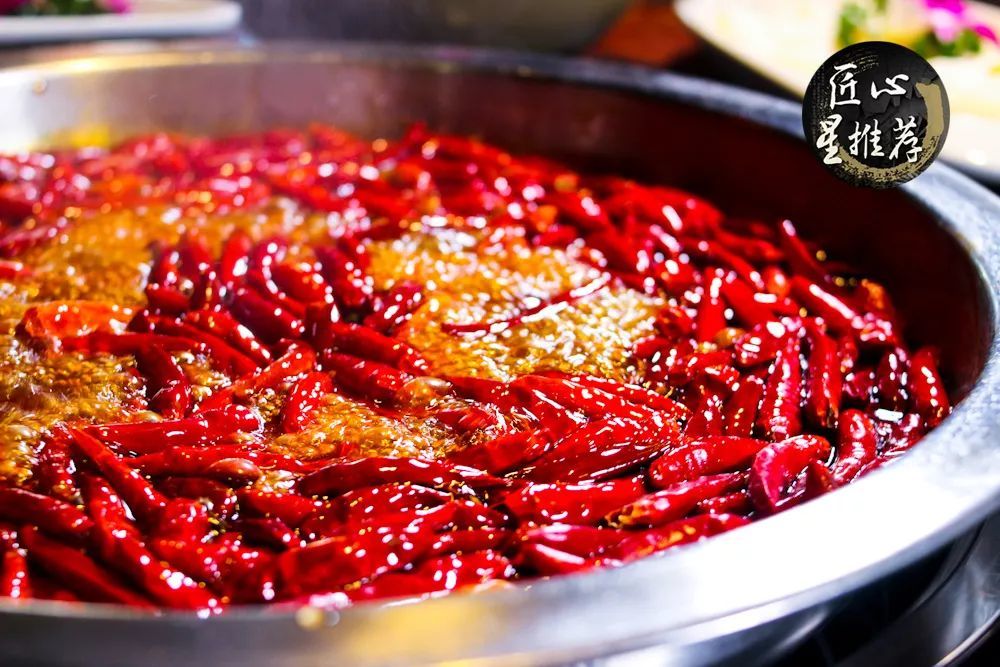 对火锅味道的把控 首先在于对火锅底料汤底味道的把控 重庆火锅锅底