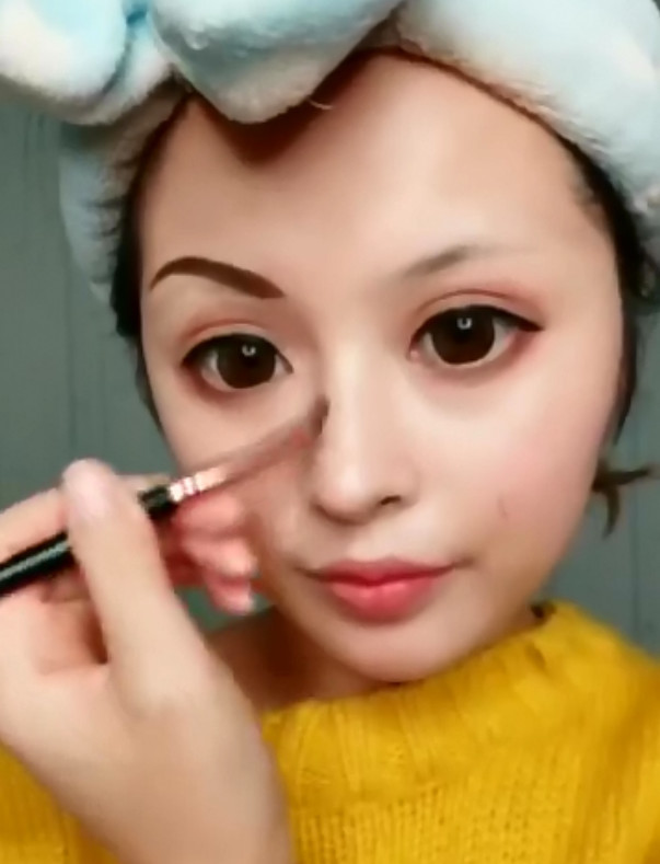 王者荣耀:小姐姐cos安琪拉如懿,妆画好的那一刻,我愣住了