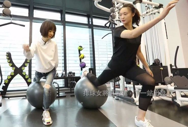 惠若琪健身房也"疯狂",动作"大开大合",摄影师:差点失控了