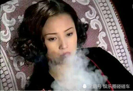 影视剧女明星吸烟镜头,倪妮太撩人,最后一位想把烟从她手中拿走