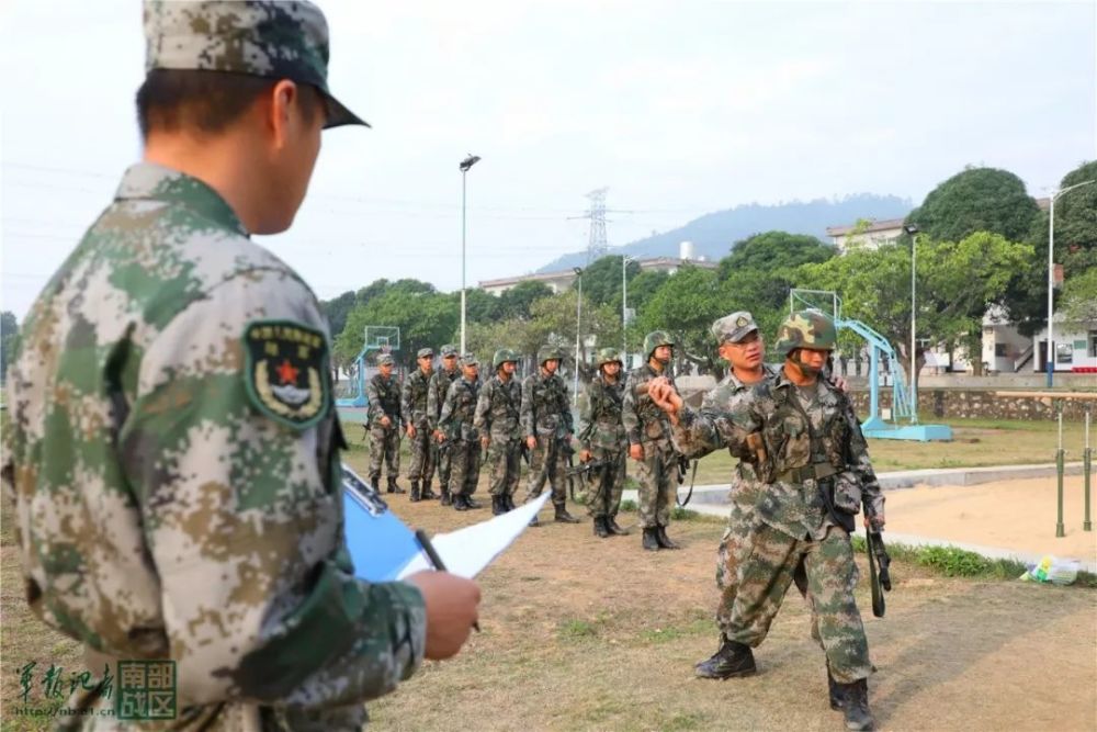 南部战区陆军某基地新兵新训结业