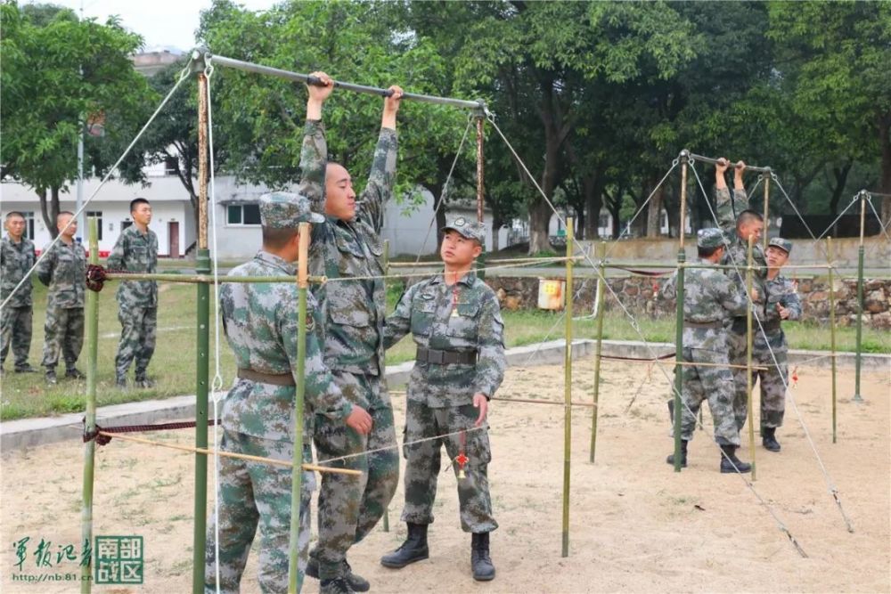 南部战区陆军某基地新兵新训结业