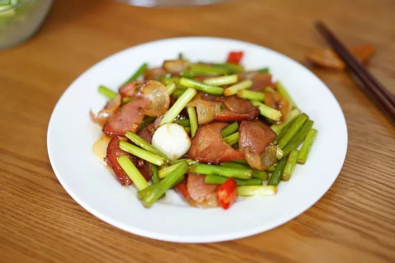 小鲜肉时代,我却贪恋更有味道的老腊肉