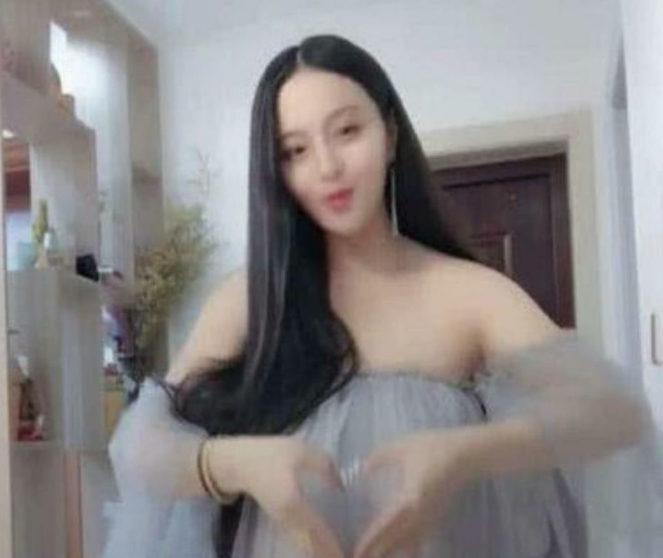 抖音"最美孕妇"现身,衣服弹性十足,网友:丰满犹如千斤