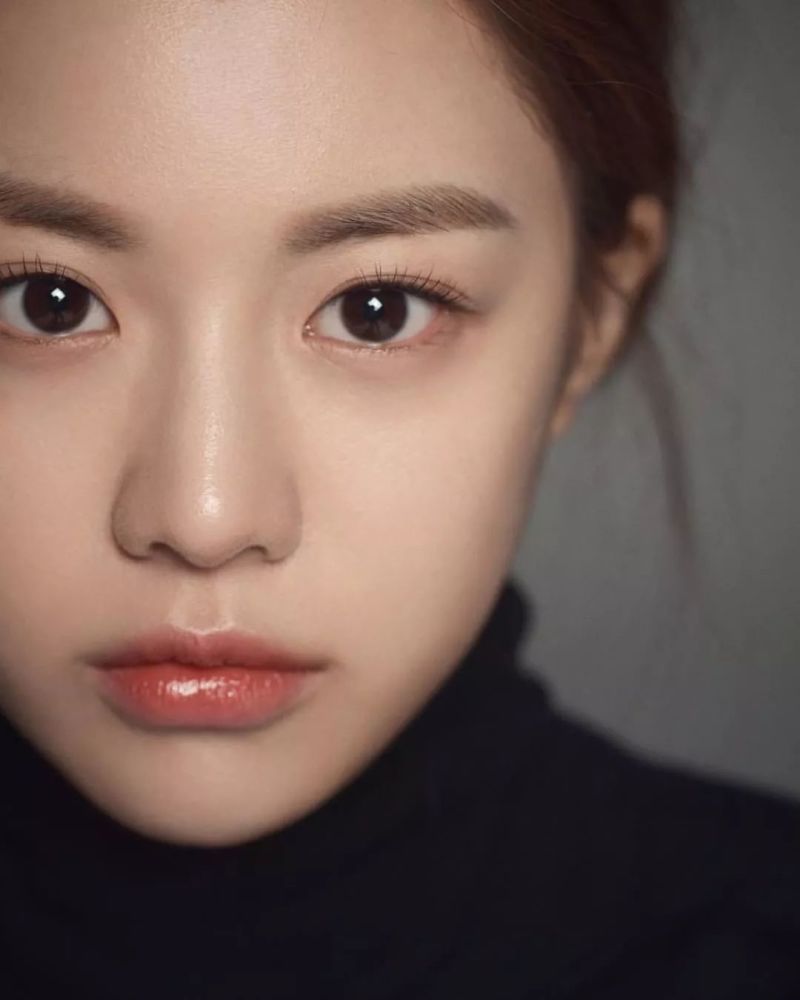 韩国美女高允真被誉为"亚洲最美面孔",扒出旧照丑到哭