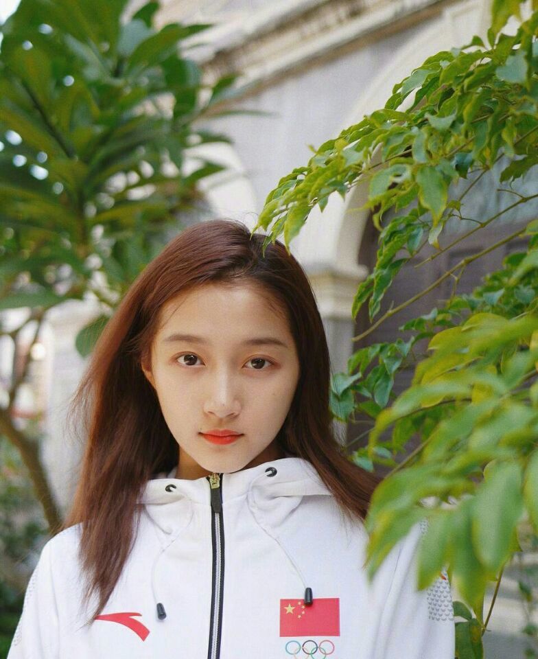 甜美可爱关晓彤写真,网友:国民闺女