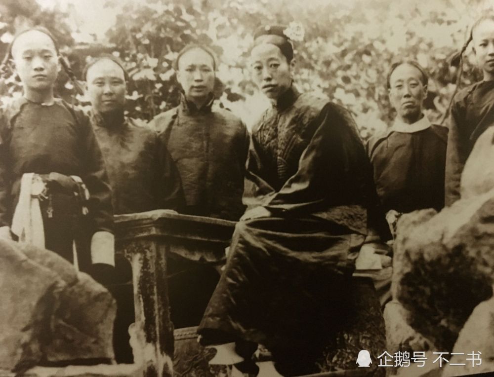 清末老照片:清宫中真实的太监,看看和电视剧中有何不同