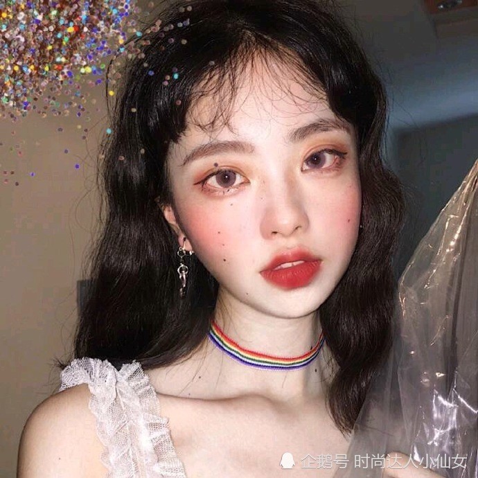 背景图头像套图,可爱动漫头像,冷淡风背景图,冷淡风女生头像