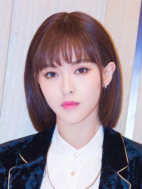 女星的波波头:热巴尴尬,赵丽颖"狗啃刘海",杨颖美成小