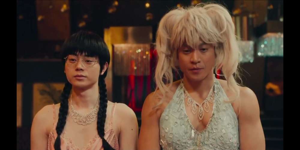 《银魂2 》 但是这还没完,因为等看到银时和新八的女装,请自行保护好