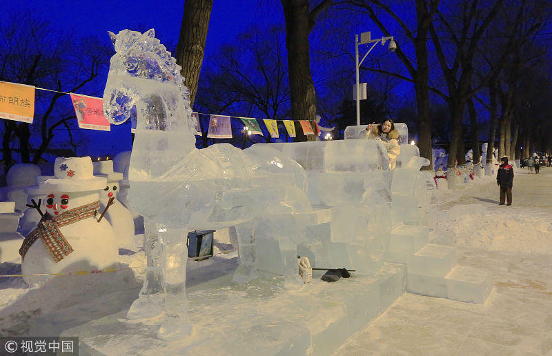 哈尔滨中央大街冰雪艺术节启幕,冰雕雪景太美了