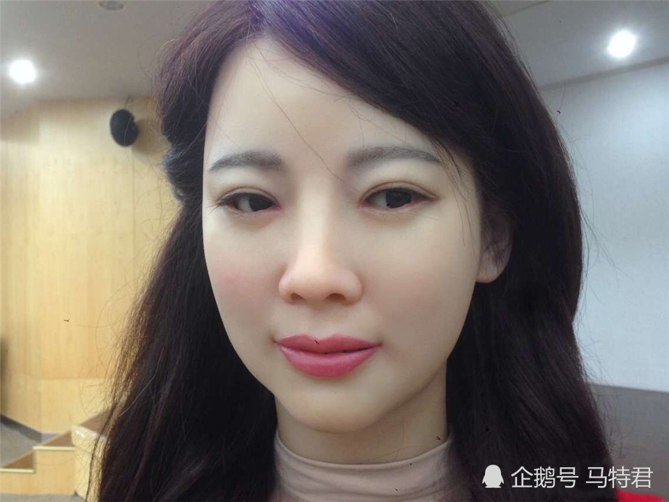 日本发明的"机器人老婆",内部结构一清二楚,网友:逼真