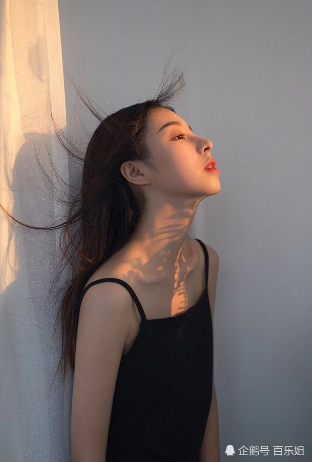 ins御姐风·复古·壁纸:岁月未存慈悲,愿你始终不疑真心