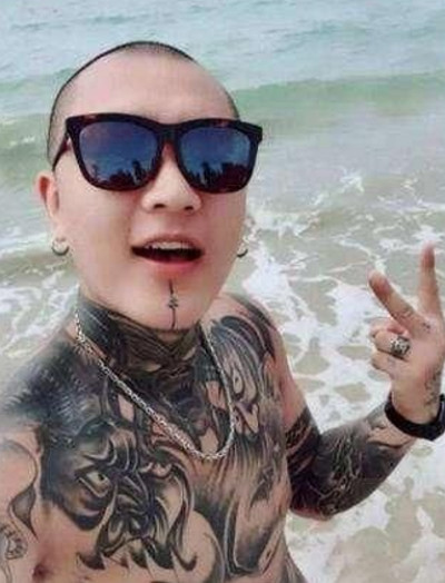 仙洋的纹身不社会,方丈的纹身不社会,却都没有他的强势!