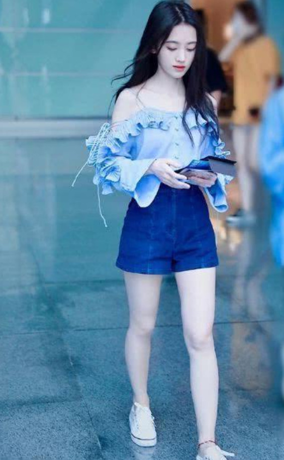 鞠婧祎汉服照曝光,美到爆炸,网友:怪不得能征服岛国网友!