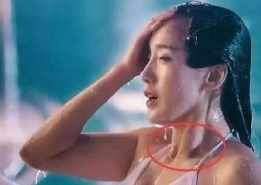 她因《夏洛特烦恼》一炮而红,看到她穿泳衣"出水",网友沦陷了