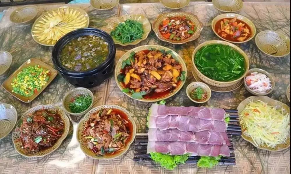 楚雄市,楚雄彝人古镇,楚雄州博物馆,西山公园,紫溪彝村,紫溪山