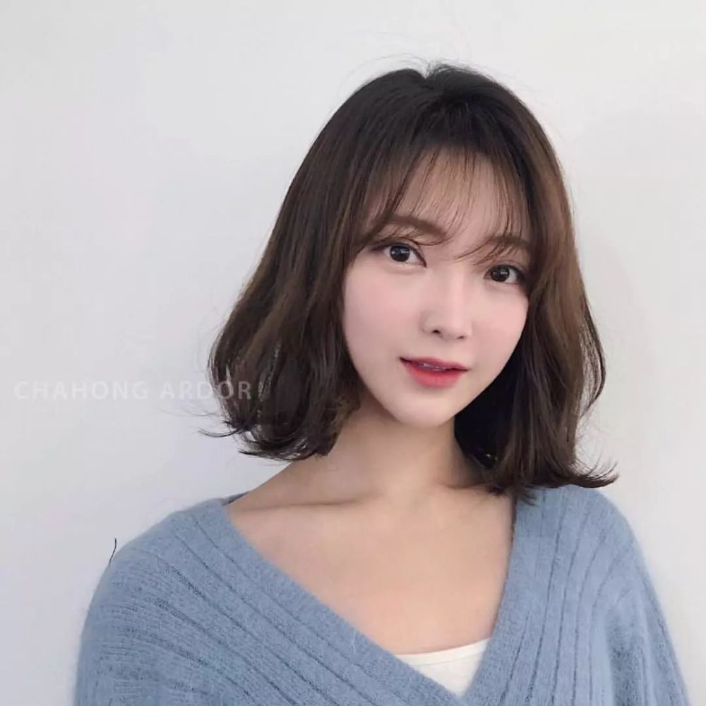 2019年春节最流行的发型波波头搭配雾感色,显年轻不老气!