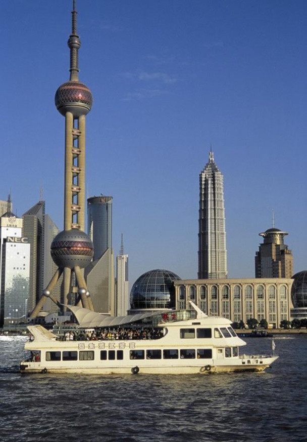 多角度感受东方明珠之壮观,不愧是上海的标志性建筑
