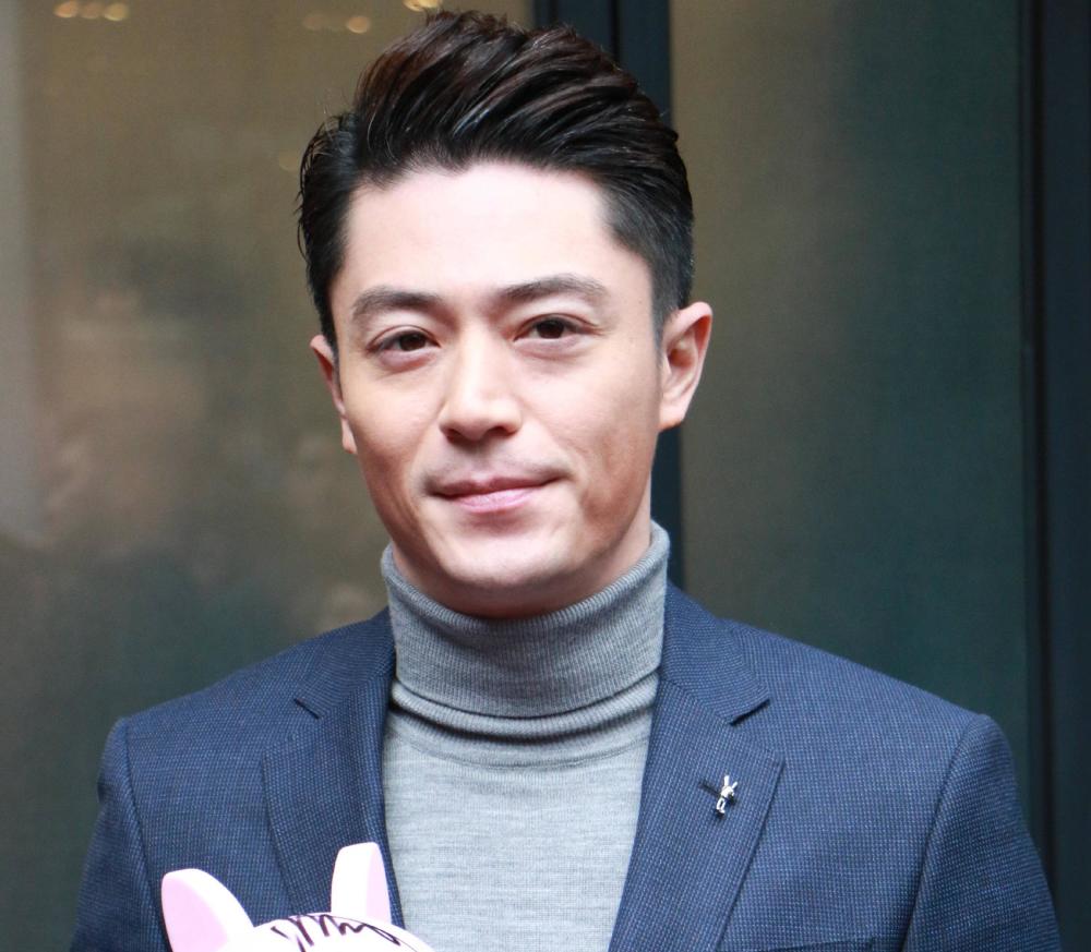 林心如自己保养得宜,也应该好好照顾一下老公,让霍建华继续帅气下去.