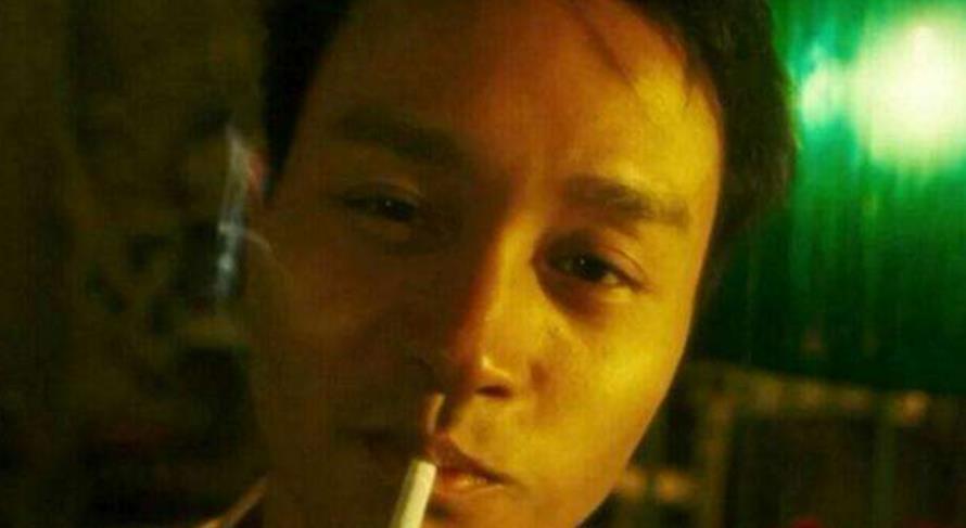 6位明星"抽烟"镜头,胡歌痞帅,周星驰经典,而他"一朝封神"