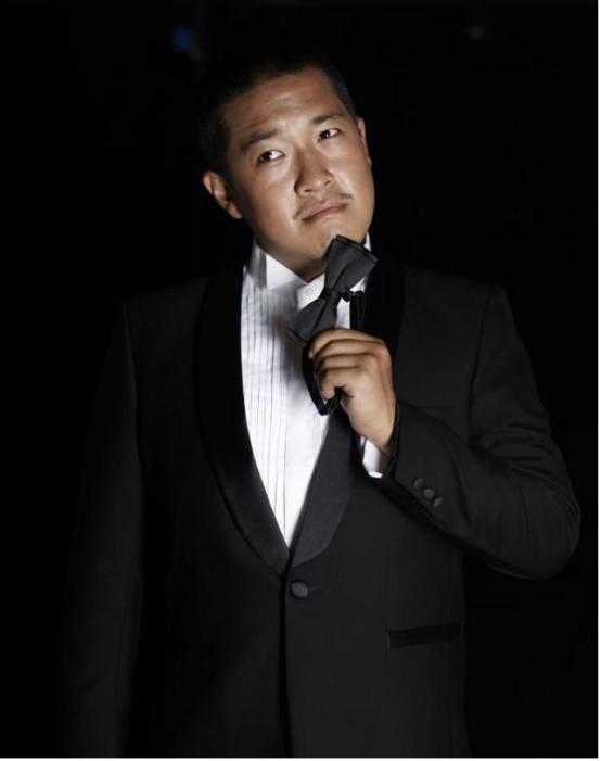 张丰毅嘲笑儿子长得丑,不适合当演员,张丰毅:长得像他