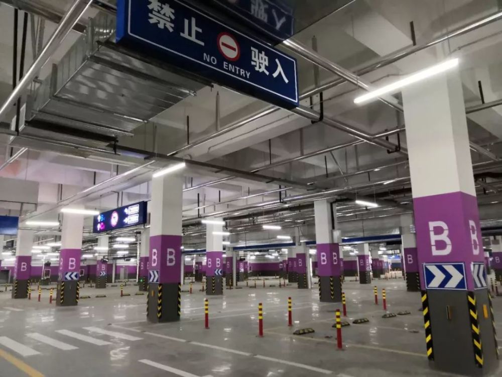 淄博北站有专门供社会车辆停靠的地下停车场,可以容纳730余辆车