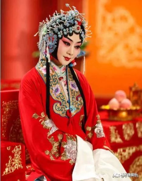 梅派艺术中"李胜素"和"史依弘"两位京剧名家谁唱的更好?