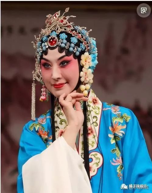 梅派艺术中"李胜素"和"史依弘"两位京剧名家谁唱的更好?
