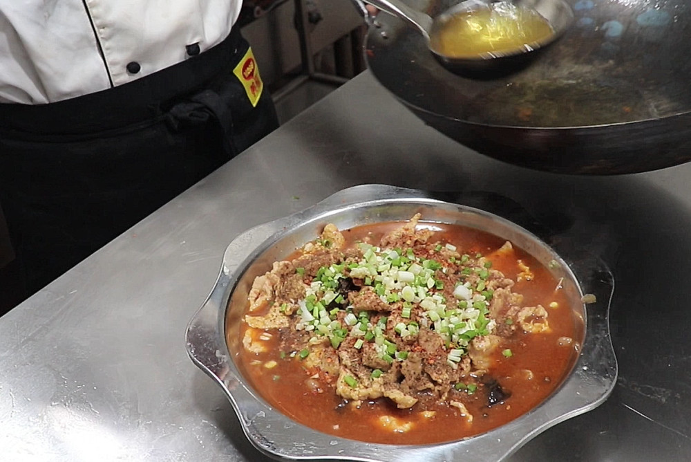 麻辣鲜香,肉片滑嫩.喜欢我们的美食,欢迎关注:涛厨.