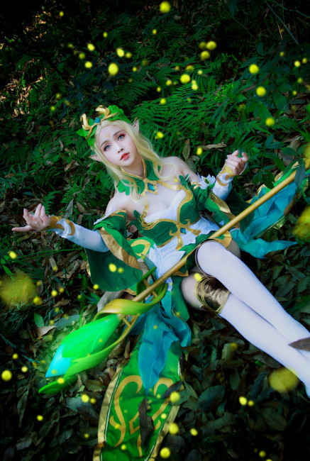 王者荣耀cosplay:精灵般的大长腿王昭君
