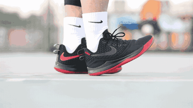 lebron witness 3 on feet