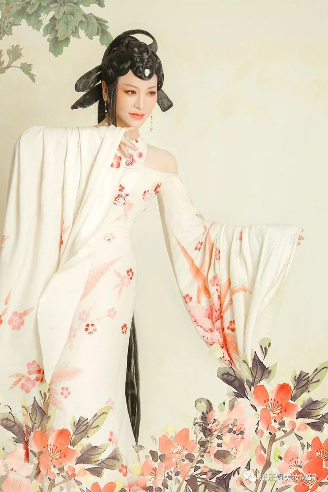 汪汪姐美妆视频│古典桃花妆,瞬间让你仙气十足!