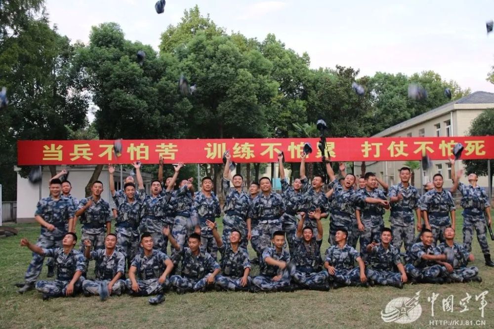 有人说,当兵不在警卫连后悔一辈子