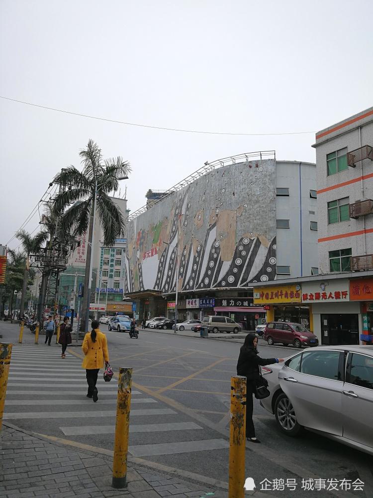 广东深圳:曾经很热闹的帝龙城搬走了,在这上班的打工妹已回老家
