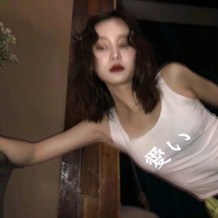 潮人必备ins风高清头像:做个俗人,一生贪财好色!
