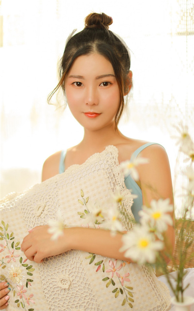 这三个星座女,天生颜值高,身材还很好,素颜也是女神,迷倒一片
