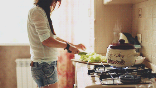 经常帮olga记录一些烹饪的过程, 当daria把照片处理成cinemagraph后