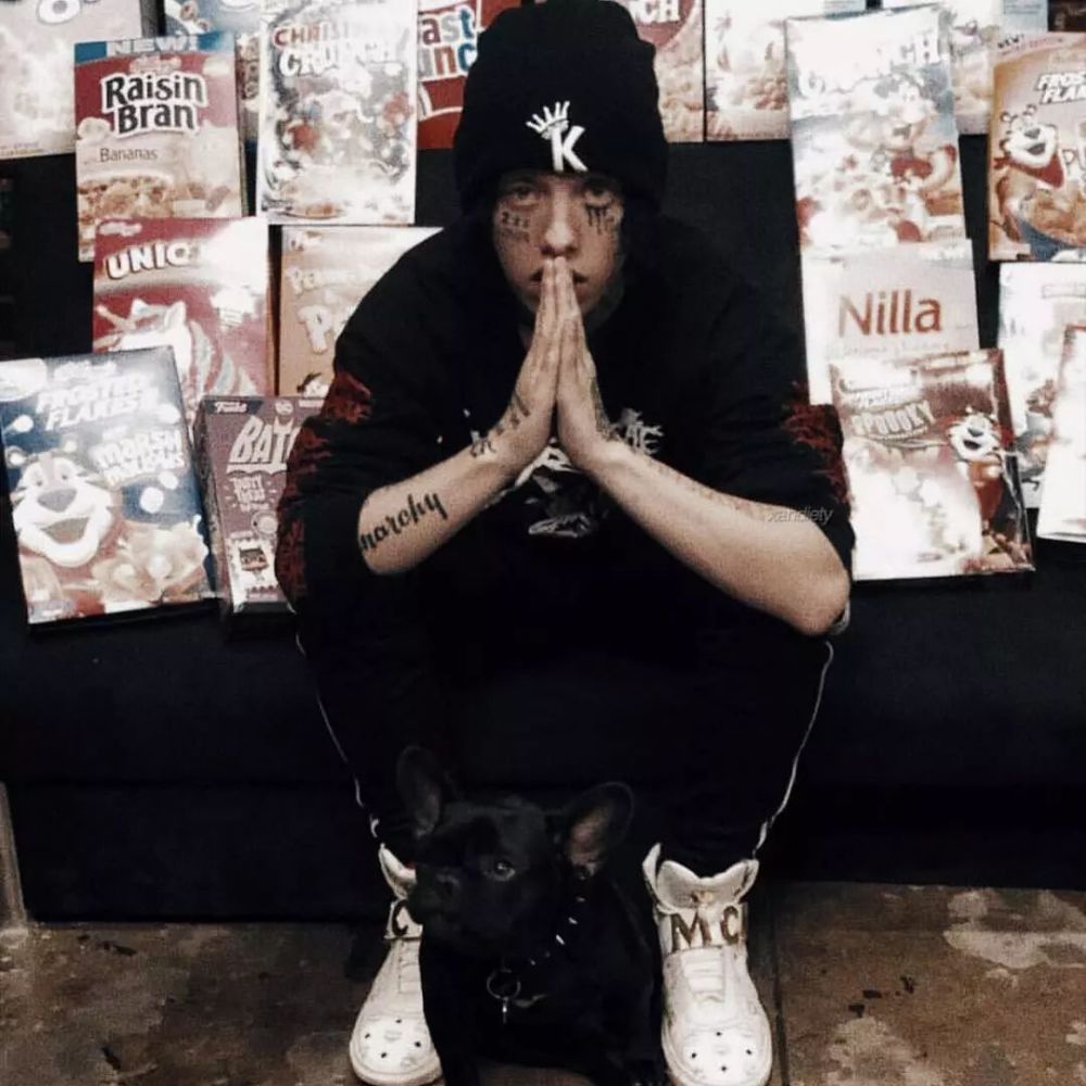 说唱歌手lil xan近期照
