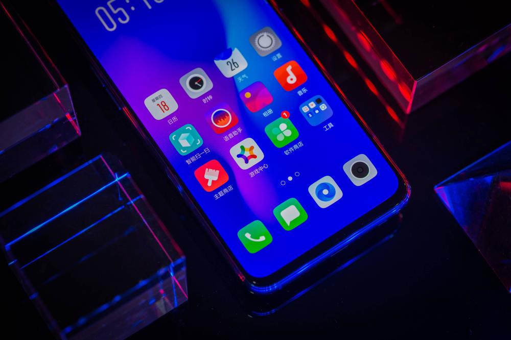 oppor17老系统壁纸,oppor17原装主题壁纸 oppor17降至2580元,网友:有"瑕疵"