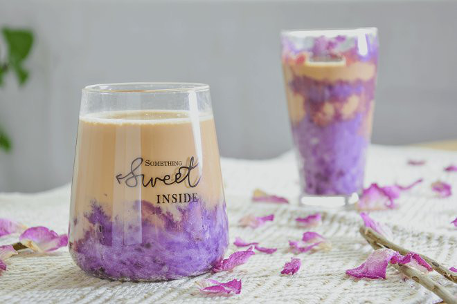 这杯山药紫薯奶茶不仅做法简单,还特别好喝呢
